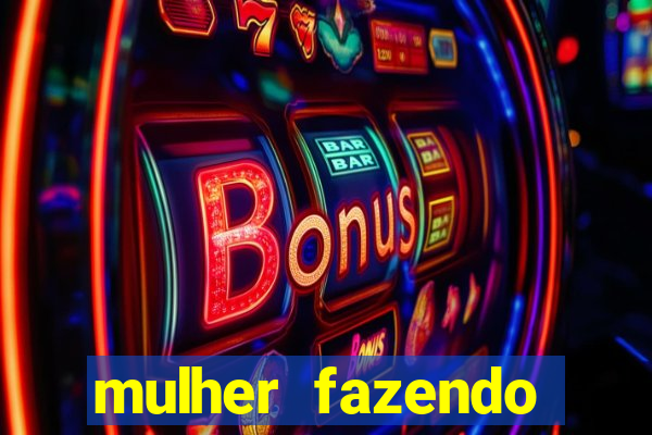 mulher fazendo strip tease